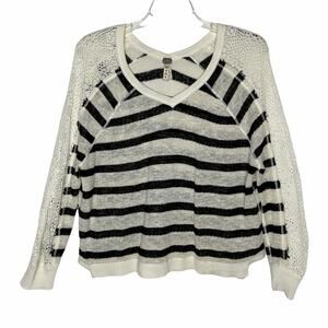 We The Free People Blue Ivory Striped Blouse V Neck Crochet Raglan Sleeves M
